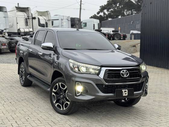 TOYOTA HILUX 2.8 SRV 4X4 CD 16V DIESEL 4P AUTOMÁTICO TOYOTA HILUX 2.8 SRV 4X4 CD 16V DIESEL 4P AUTOMÁTICO